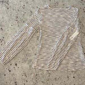 NWT Francesca’s long sleeve
